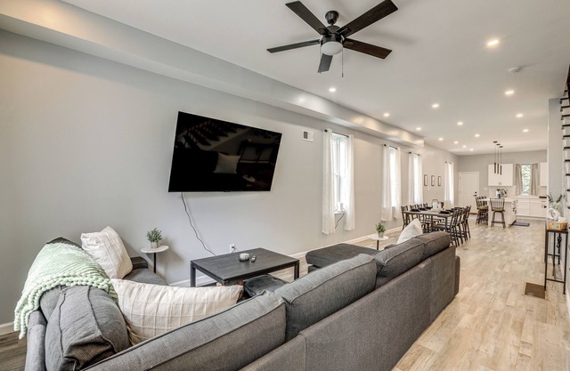 Group Getaway w/Games & Patio in Philadelphia!