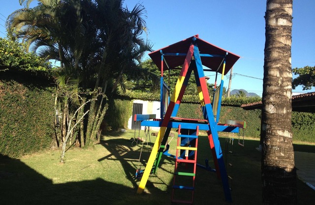 Guarapari Beach House -Santa Monica Beach-1 suite and 02 single bedrooms