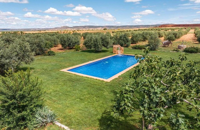 Guard House with Spa and shared pool