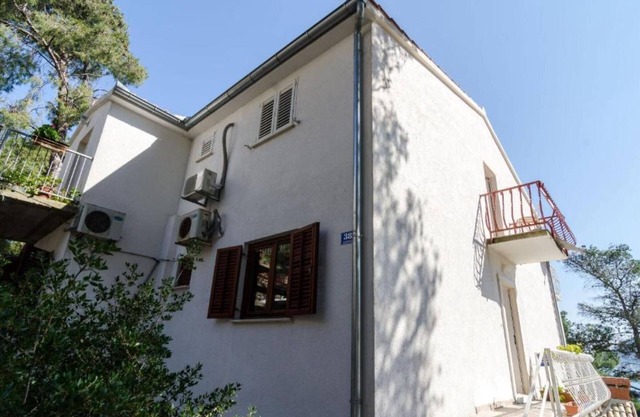 Guest House Sobra 38 - Double Room with Balcony and External Bathroom 5