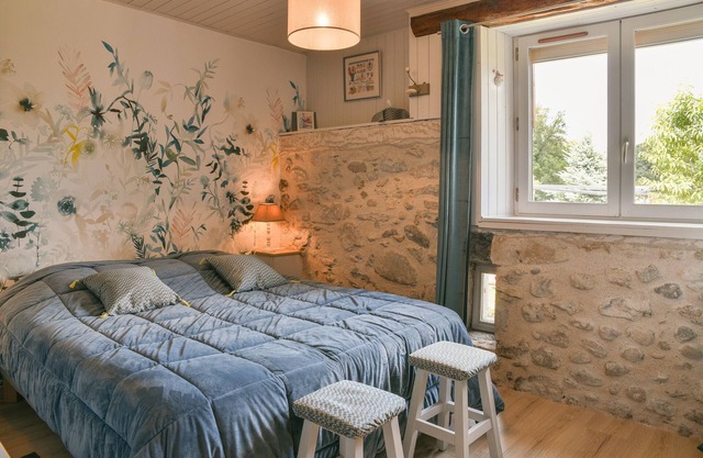 Guest Room "Myosotis" with Mountain View, Shared Pool and Wi-Fi