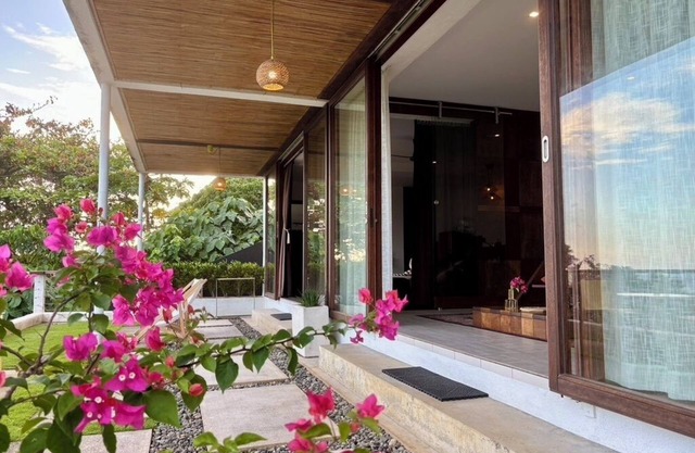 Guest suite MARS, Boracay, Station 1, cosy hillside ocean view home