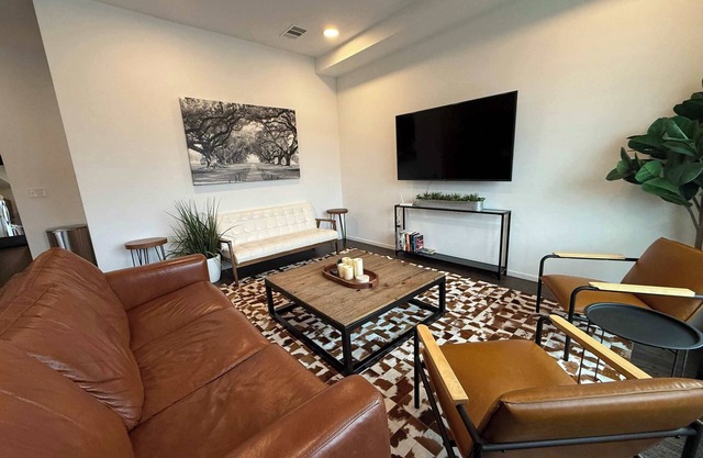 Gulch Getaway for 4 in Resort-Style Community!