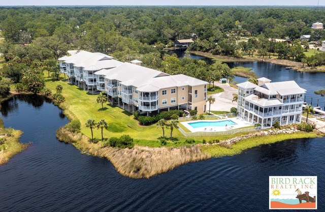 Gulf Breeze Condo #207- Private Boat Ramp! WiFi! NO DOCK THIS SCALLOP SEASON!
