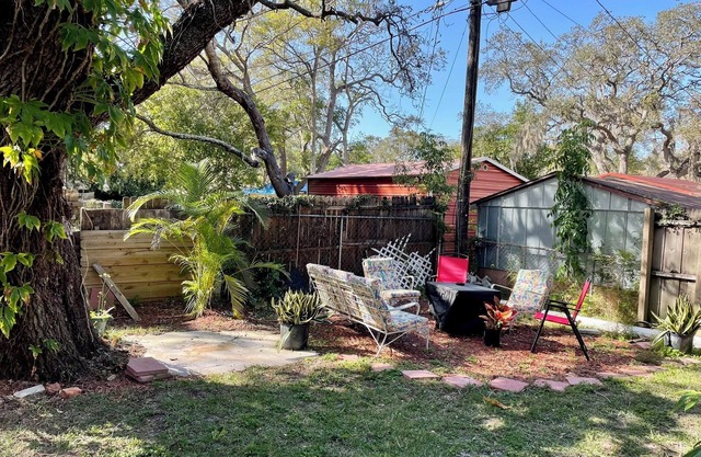 Gulf Side Getaway near Downtown Beaches