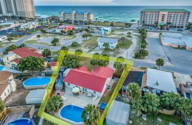 Gulf View Home - Private Pool!
