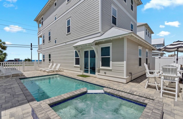Gulf Views, Pool, Rooftop Lounge & Private Beach | Heavenly Day by AvantStay