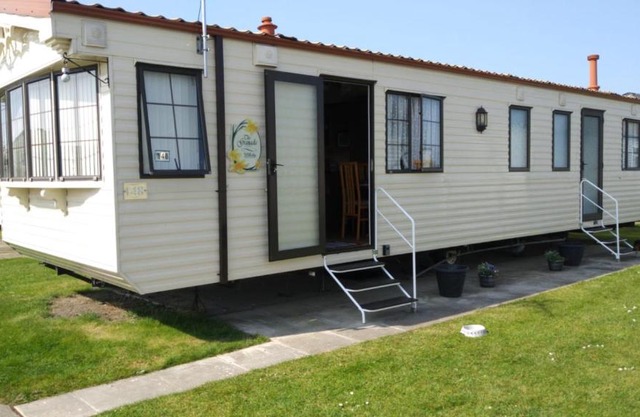 H&B Caravan on Marine Holiday Park