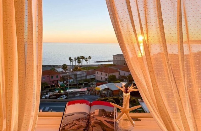 𝐇11 [Window on the Sea] Santo Stefano al Mare