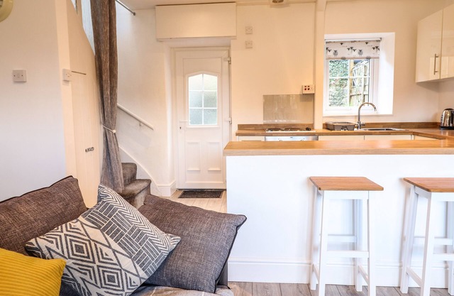 HAFANNEDD 6 NEW COTTAGES, character holiday cottage in Dolgellau
