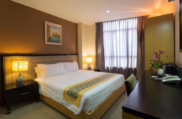 Hallmark View Hotel