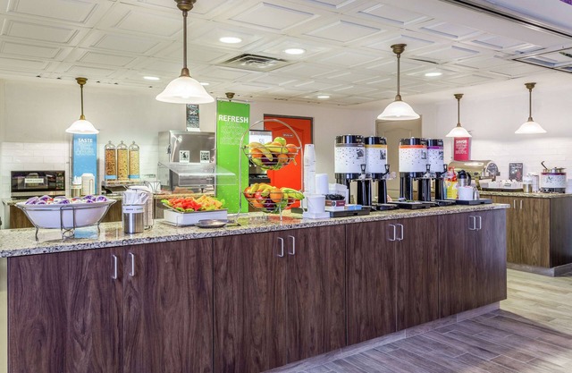 Hampton Inn & Suites Chicago-Libertyville