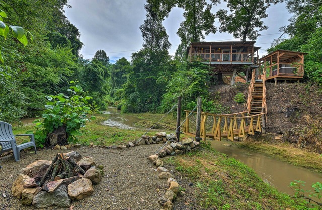 Hand-Crafted ‘Creekside Treehouse’ with Grill!
