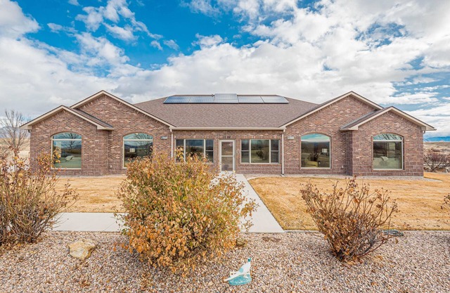 Hansel & Gretel: 11 Private Pet Friendly Acres