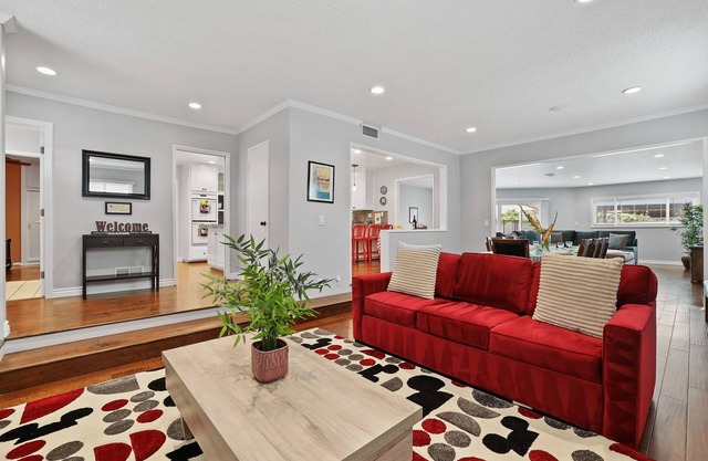 Happiest Vacation Homes -Walk to Disneyland & Convention Center