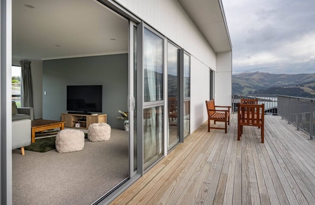 Harbour Heights - Akaroa Holiday Home
