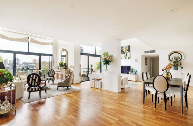 Harbourside Penthouse Luxury In The Exclusive 'Marina One' with Private Rooftop