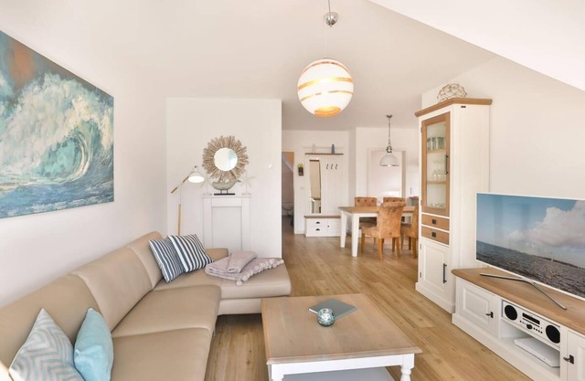 Harmonie - balcony, barbecue area, sauna, close to the Bodden, Baltic Sea 6km away, washing machine, WLAN