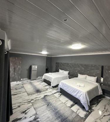 Harry's Luxury Guest House