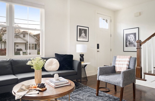 Hart Suite 5 by AvantStay | Gorgeous Town House in Nashville!