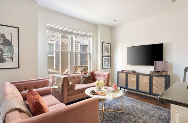 Hart Suite Buyout 8 by AvantStay | Two Town House w/Stunning Amenities & Design