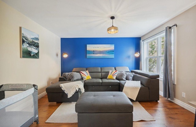 Hastings Waterfront Paradise Family Friendly Cottage~ HOT HUB~SALT SYSTEM~