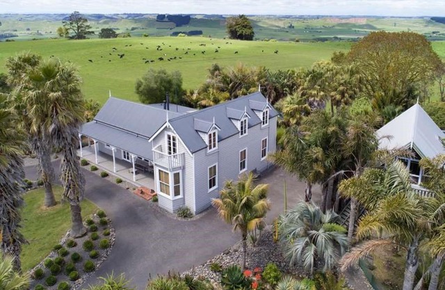 Headlands Estate