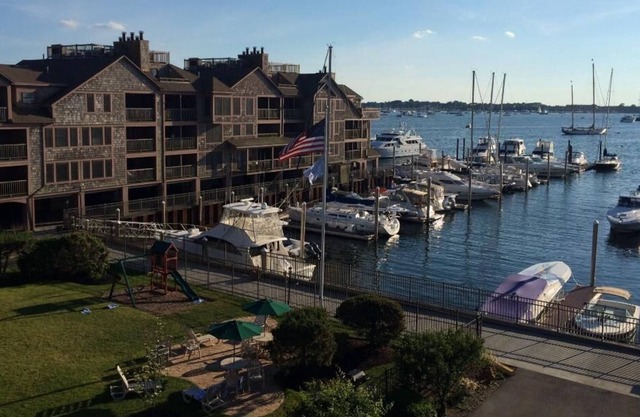 Heart of downtown!! Wyndham Onshore Resort...right on the water