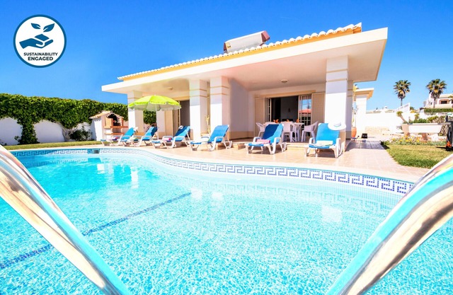 Heatable Pool & Walk to Beach in Albufeira