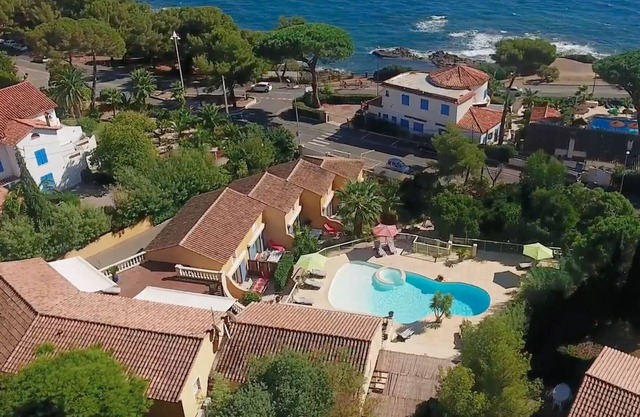 Heated pool - Gulf of St Tropez