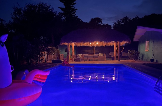 HeatedLargePool~Walk2Beach~FirePit~MiniGolf~2Kings~BeachGear~TikiHut~Bikes~Games