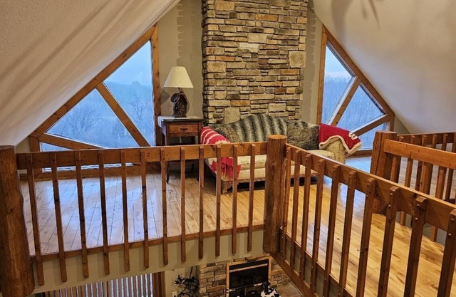 Heaven on the Hill nSleeps up to 25, prices based on 12 guests, events welcomed