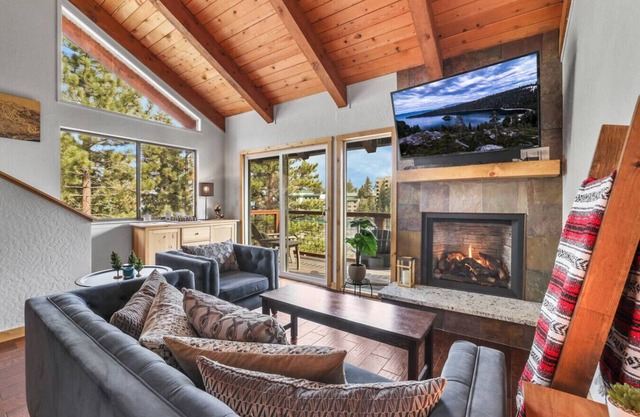 Heavenly Hideaway | 2 King Beds & Views | Sleeps 4