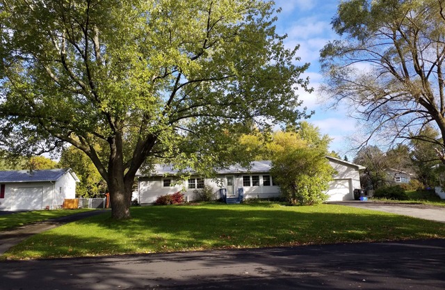 HENRIETTA HOUSE, 3 BEDROOM KING & QUEEN, 2 BATHROOMS