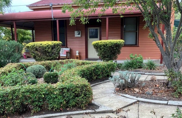 Heritage, renovated, miners Cottage in Clunes
