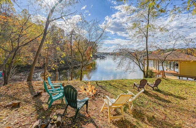 Herons Rest - Lakefront home with dock, pool table, & hot tub - dogs OK