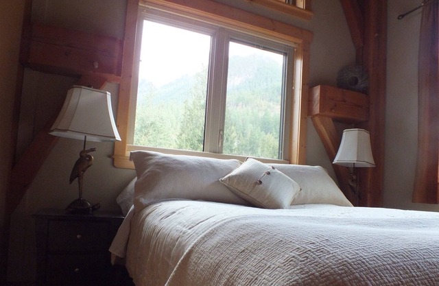 Herons Return Cottage Peaceful Charm Right On The Cove License STR0216