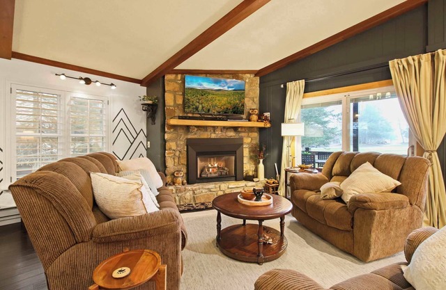 Hibernation Station: Golf Course Retreat