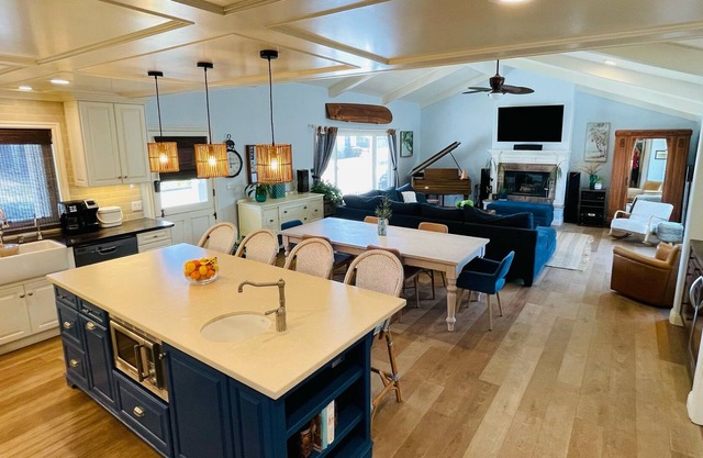 Hidden Gem: Beach-Porch-Hot Tub-Game Room-Great Room-SoFi Stadium-LAX