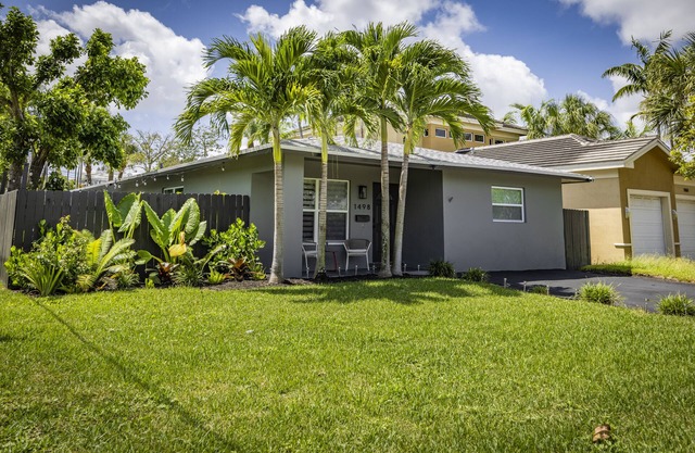 Hidden Gem in Fort Lauderdale area! Beautiful 3 BDR/2 BATH centrally located!