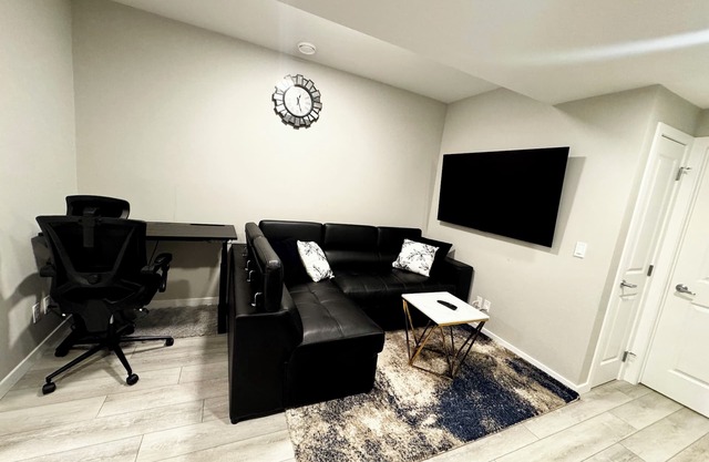 Hidden Gem: Modern 2BR | 2 Bathroom Suite with Private Entrance