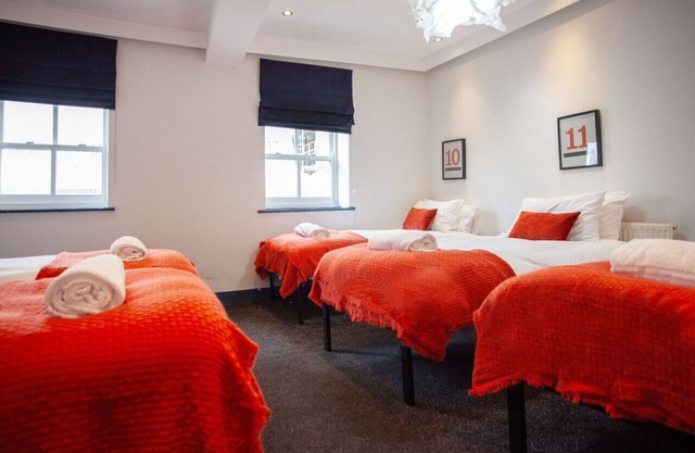 higgihaus 107 F Sleeps 4 Sunday - Friday
