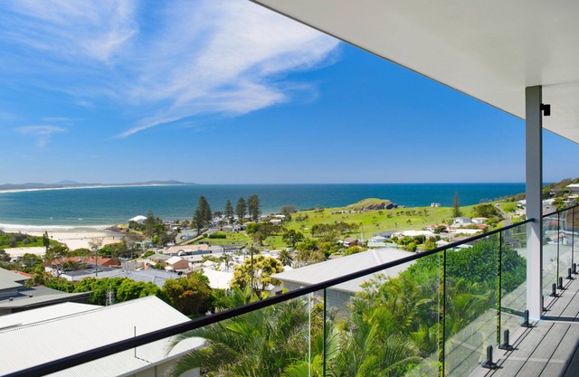 HIGH END FINISHES AND UNBEATABLE VIEWS!