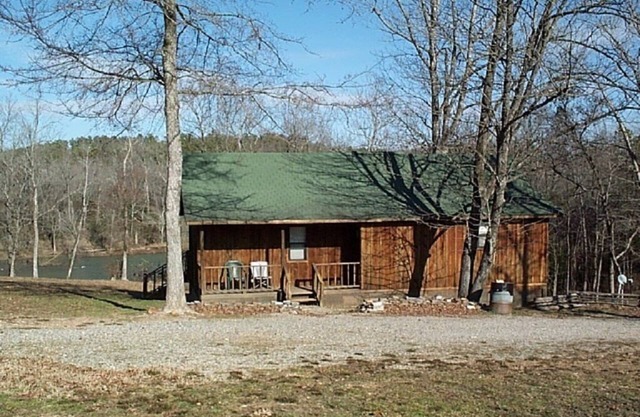 High Shoals Cabins, Cabin 2. Cabin on the Ouachita River.