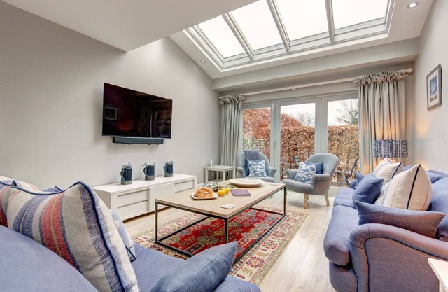 High spec and centrally located in Burnham Market - 47% discount for 7 nights.