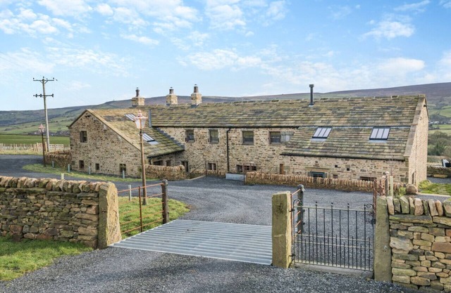 High Stubbing Farm - Four Bedroom House, Sleeps 8