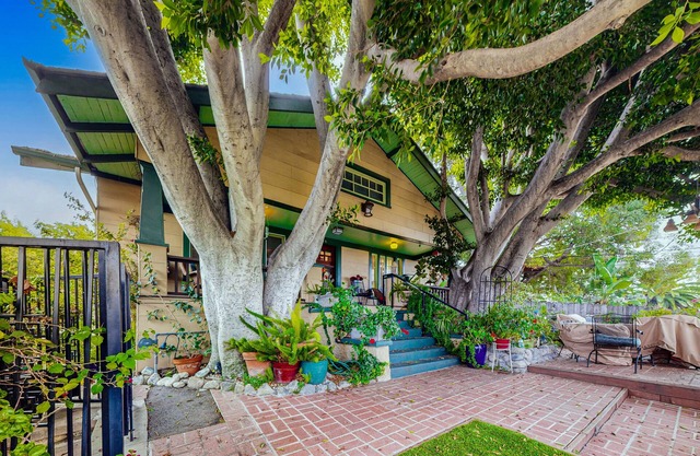 Highest House in Highland Park | Private Hot Tub, Office & Chefs Kitchen