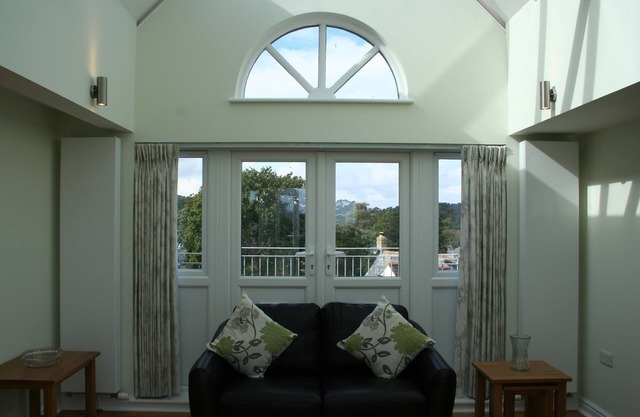 Highlands Apt 4 - balcony, sea views, balcony, free wifi + parking