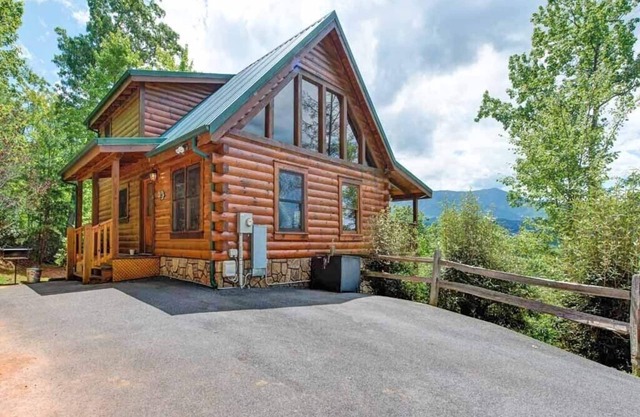 Highpoint Escape | Game Room + Hot Tub & Serene Mtn Views!