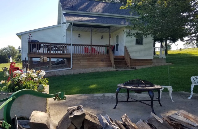HILL COUNTRY HAVEN- A QUIET GETAWAY IN THE DRIFTLESS AREA OF SW WISCONSIN